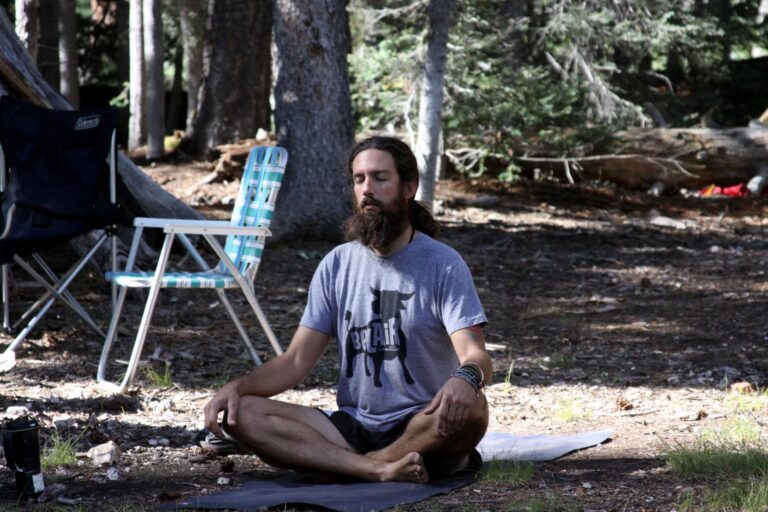 File:Arizona Wilderness Coalition 2015 (26587551397).jpg - a man sitting on a blanket